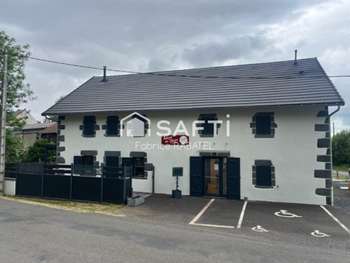 A vendre auberge restaurant de 230m² à Mazaye
