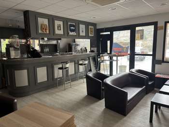Vend mur et fonds hôtel restaurant **  en Ardèche