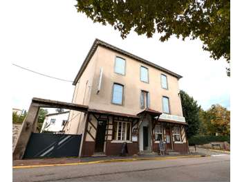 A vendre hôtel restaurant à Saint Germain Laval