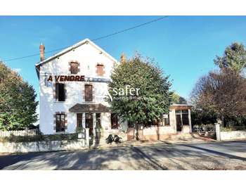 Vente hôtel restaurant sur 1.6 ha Puy-Guillaume