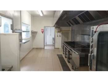 A vendre local laboratoire traiteur à Châteaubourg
