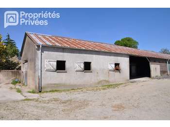 Vente centre équestre 7 hectares hangar en Mayenne