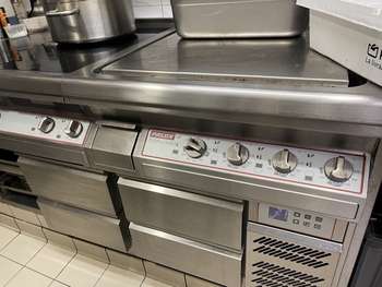 AV superbe restaurant 70 cvts métro Bourse 75002