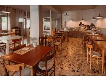 A vendre restaurant en angle quartier mixtes