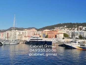 Cède restaurant terrasse en bord de plage à Menton