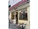 AV charmant coffee shop Montmartre