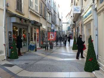 DAB local commercial 70m² belle vitrine à Avignon