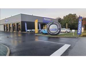 Vente  Fonds de commerce  Garage - Station service A 40 Km A L'Est De Clermont-Ferrand