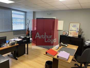 Bureaux 195m² proche sorties autoroute Agen