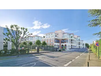 Ensemble de bureaux  492m R+1 au Plessis-Robinson