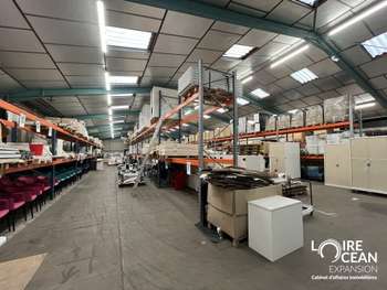 A vendre entrepôt 700m² à Saint-Jean-de-Linières