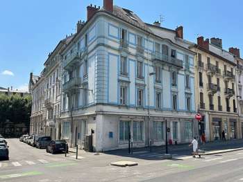 Murs commerciaux de 246m² à vendre à Chambéry