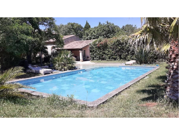 Vente propriété équestre avec gîtes à Fontvieille