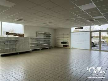 Local commercial de 780m² à vendre à Vallet