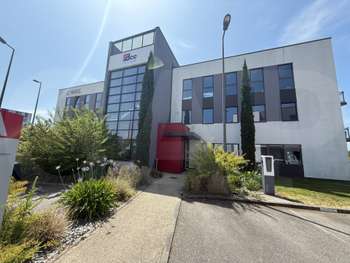 Vente bureau aménagé à Vern Val d'Orson