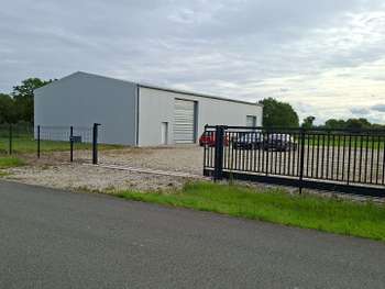 A vendre entrepôt neuf 375m² à Beaumont / Sarthe