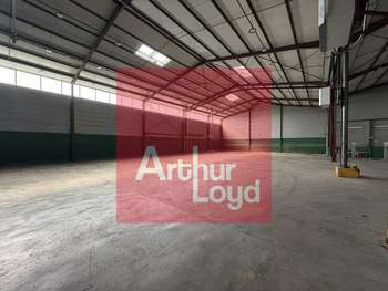 Local activité 2890m² à vendre à Lafrançaise D927