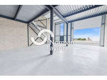 Local d'activité 246m² à vendre à Montpellier 