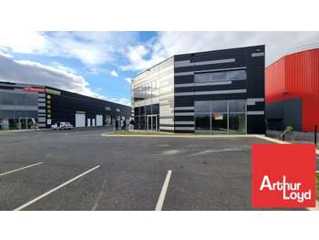 AV cellule commerciale 407m² emp strat à Poitiers 