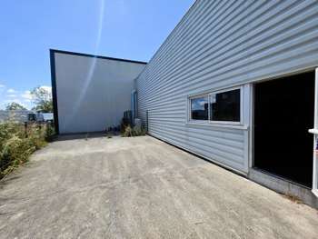 A vendre bâtiment mixte 383m² en ZA à Marennes