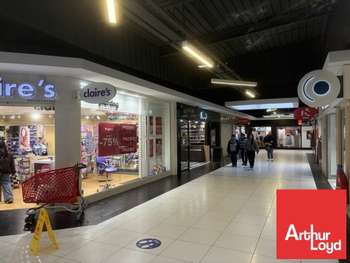 Local commercial 100m² à vendre en ccial Poitiers 