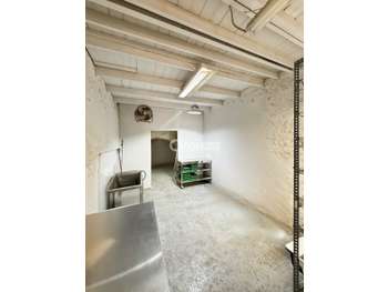Local 80m² à louer à Marseille rue Saint-Savournin