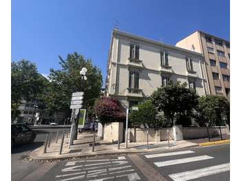 Local pour profession liberale Cannes bd Carnot