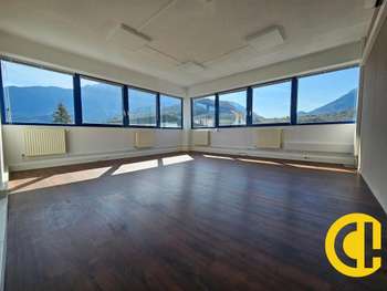 A louer bureaux lumineux de 62m² à Faverges