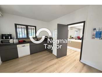 Bureaux aménagés 200m² à louer à Lunel