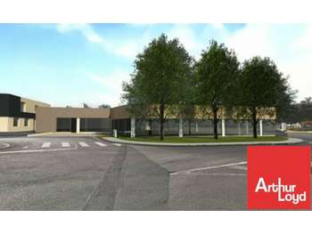 Bureaux à louer face à un rond-point à Poitiers