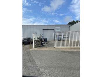A louer local d’activité  276m² zone prime Caudan 