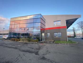 A louer bâtiment d'activités 888m² à La Mézière