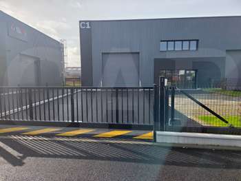 A louer local neuf 148m² ZA Actipole Miniac-Morvan