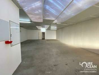 A louer local activité bureaux 365m² Sud Nantes