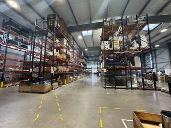 A louer entrepôt 3300m² Saint-Jacques-de-la-Lande