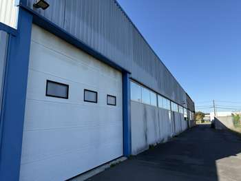 A louer bâtiment activité 435m² à Soyaux