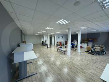 A louer cellule d'activités 150m² Vezin-le-Coquet