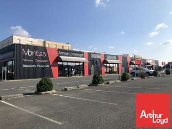 Cellule commerciale 290m² à louer à Poitiers