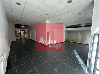 A louer local avec vitrine d'angle 87m² à Agen