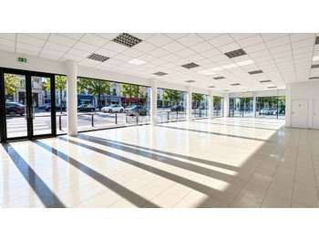 Local 800m² à louer sur axe très passant d'Avignon