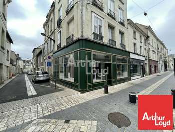 Bureaux 110m² à louer rue passante Châtellerault