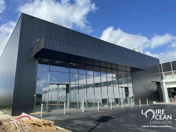 A louer cellule commerciale 1000m² à Cholet Nord