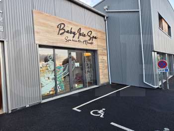 A louer local commercial 95m² à Langueux