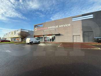 Cellule commerciale 360m² à louer zc Montgermont