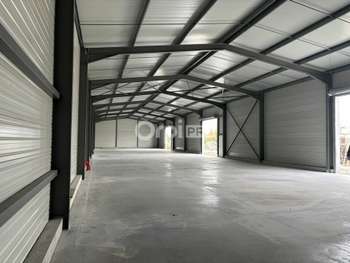 Local d'activité de 460m² à louer à Vedène