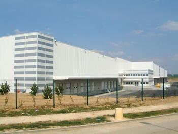 Location local industriel à Savigny-sur-Clairis