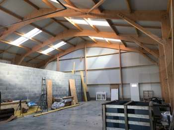 Cellule d'activité 200m² à Bréal-sous-Montfort