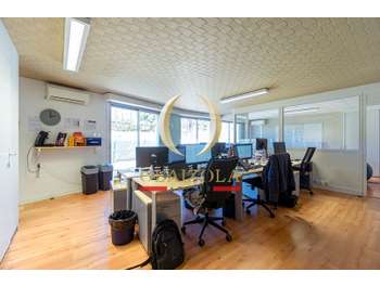 A louer local commercial 2 pièces 63m² à Biarritz