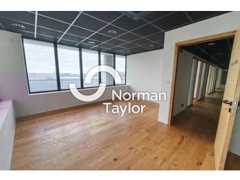 Bureaux équipés 177m² à vendre axe passant Ondres