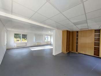 AV bureaux 728,10m² Vannes emplacement stratégique
